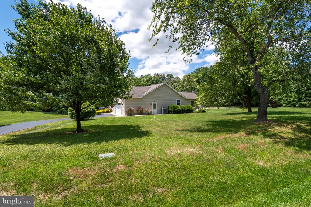 9048 Rockcliff Dr