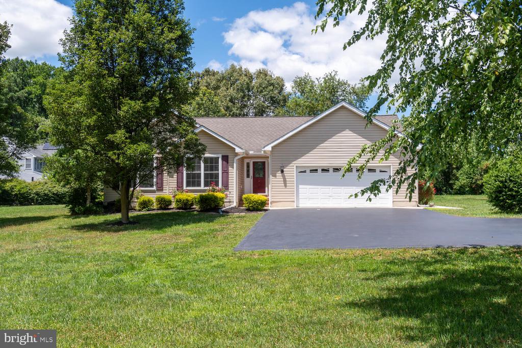 9048 Rockcliff Dr