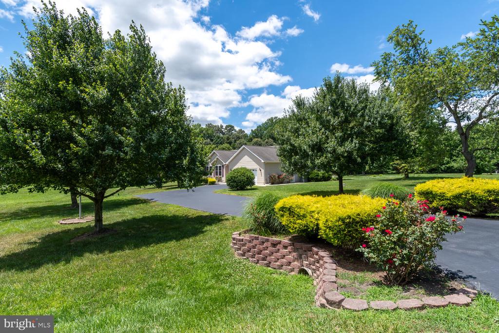 9048 Rockcliff Dr