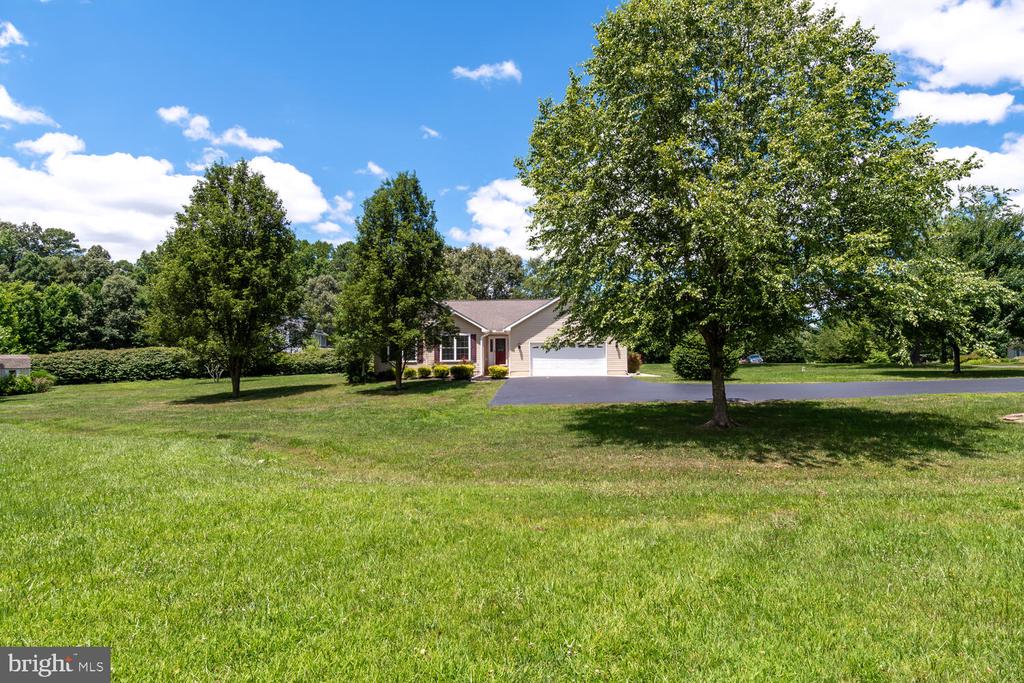 9048 Rockcliff Dr