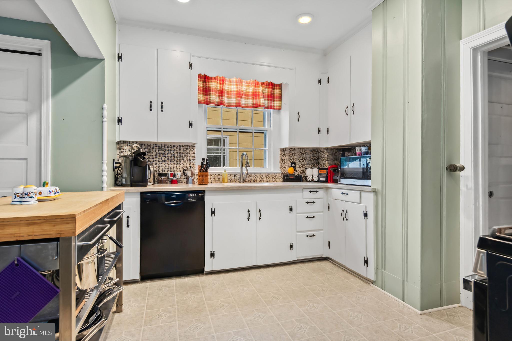 300 S Aurora St