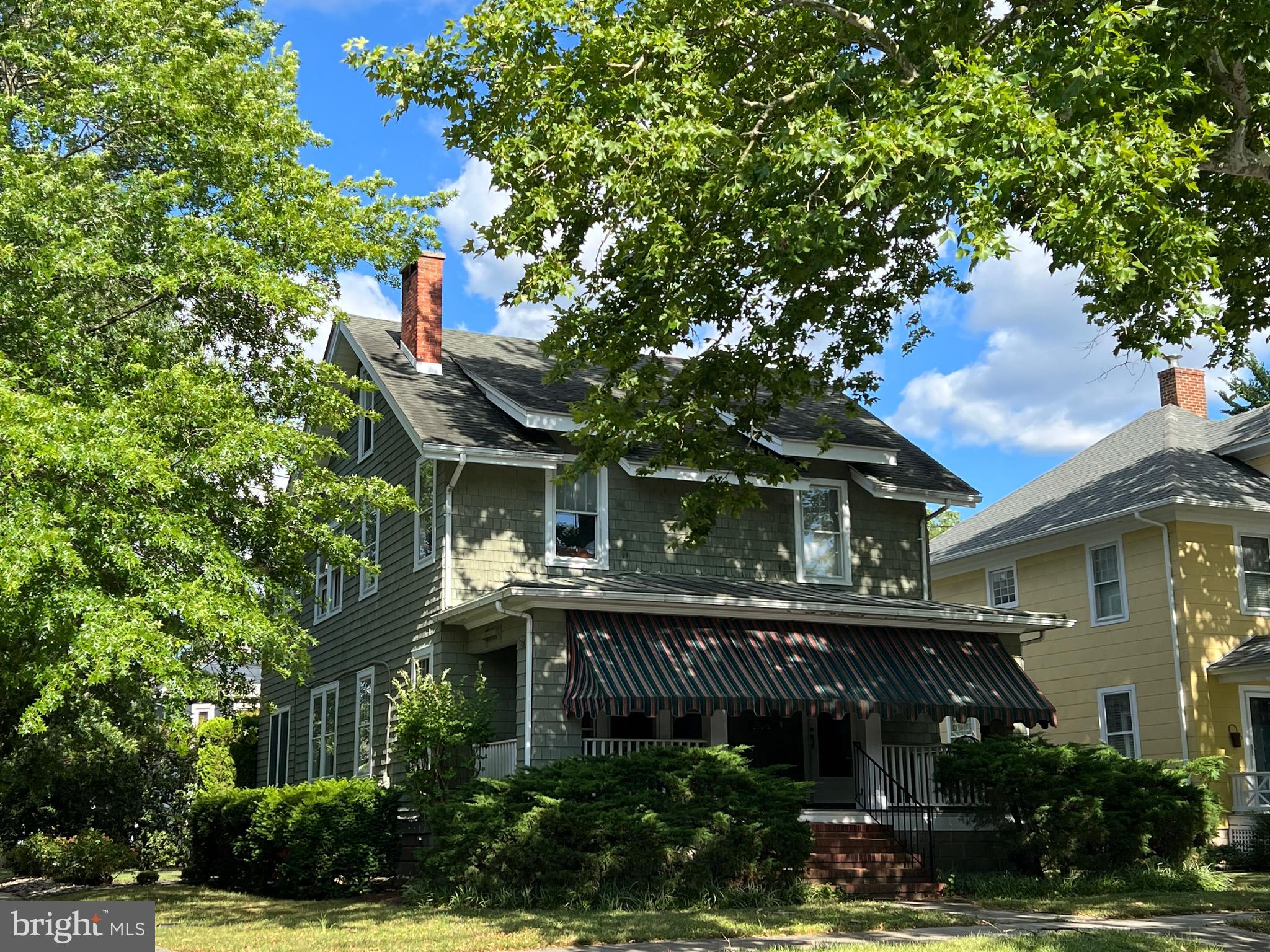 300 S Aurora St