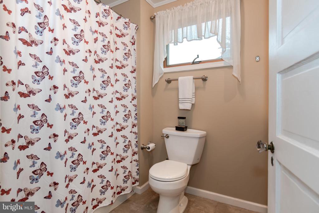 300 S Aurora St