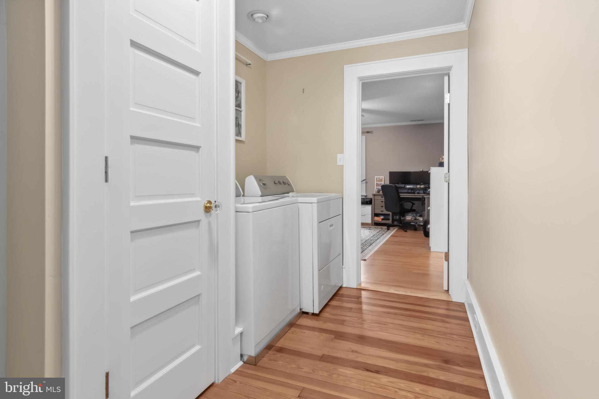 300 S Aurora St