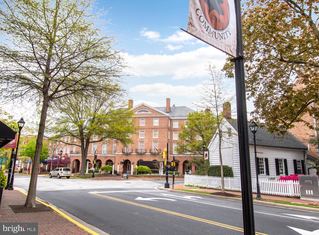 510 Brookletts Ave #201