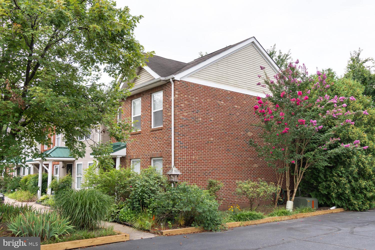 510 Brookletts Ave #201