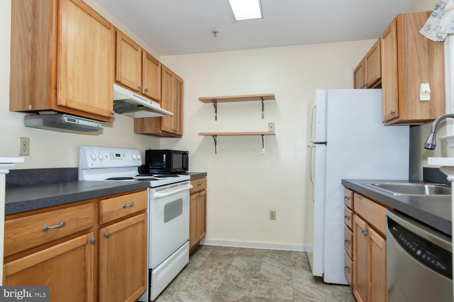 510 Brookletts Ave #201