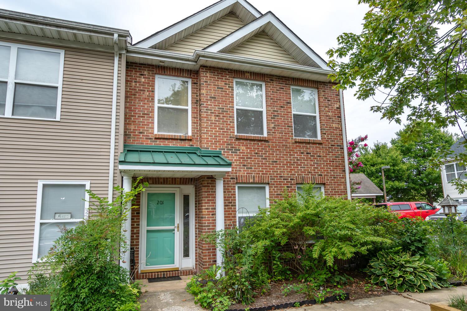 510 Brookletts Ave #201