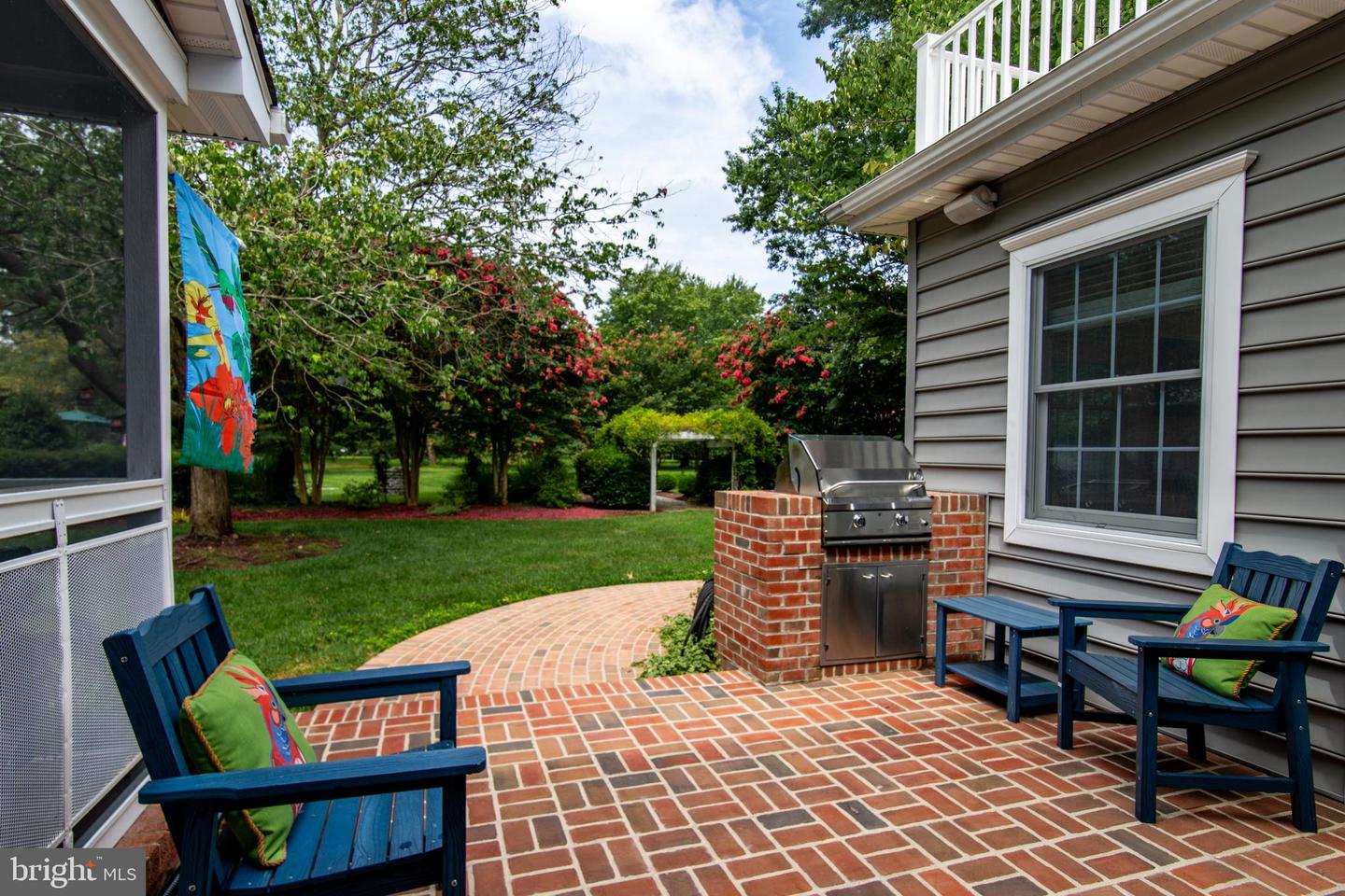 7768 Woodland Cir