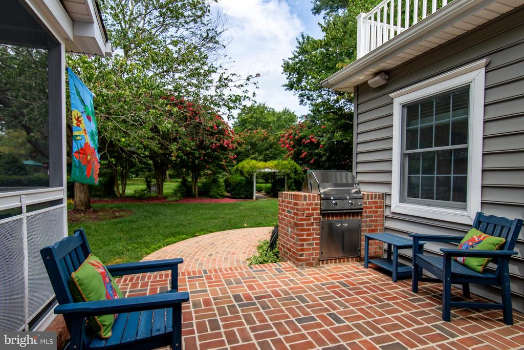 7768 Woodland Cir