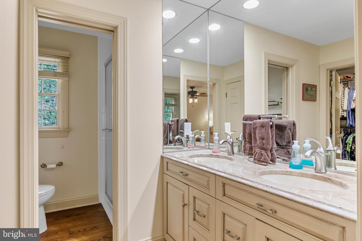 7768 Woodland Cir