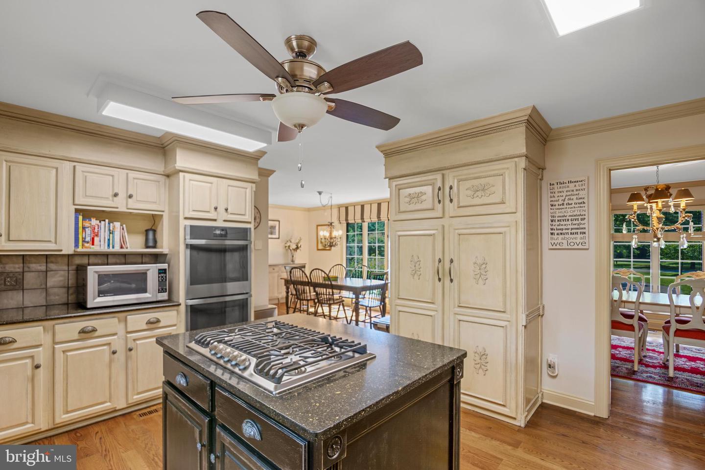 7768 Woodland Cir