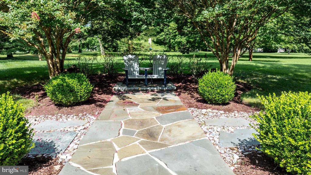 7768 Woodland Cir