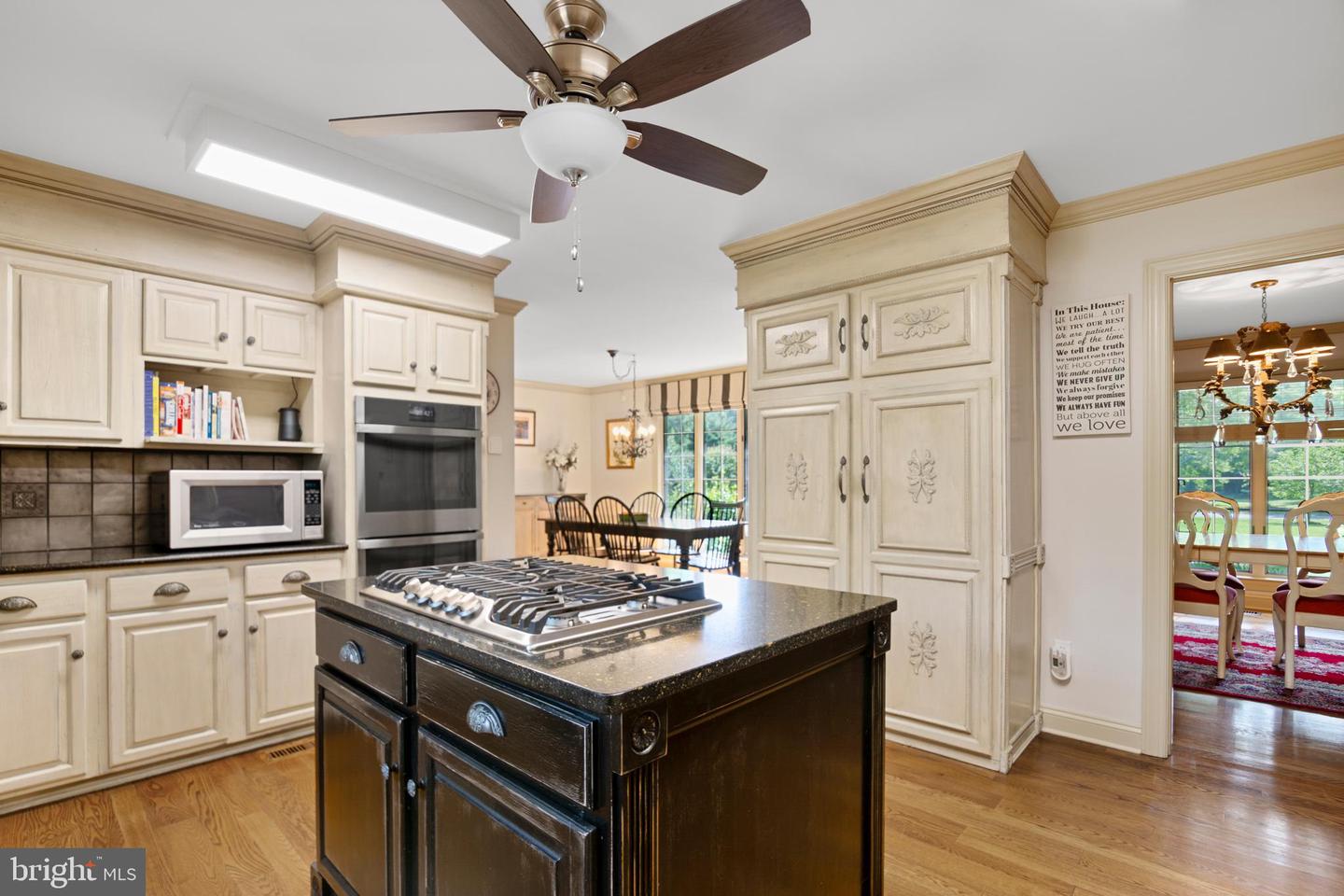 7768 Woodland Cir