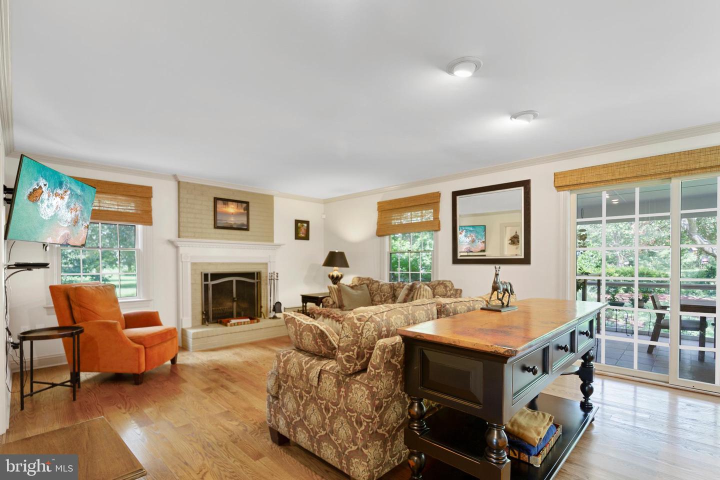 7768 Woodland Cir
