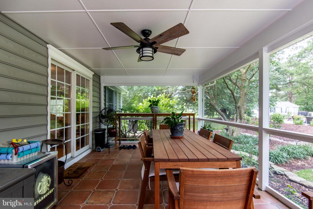 7768 Woodland Cir