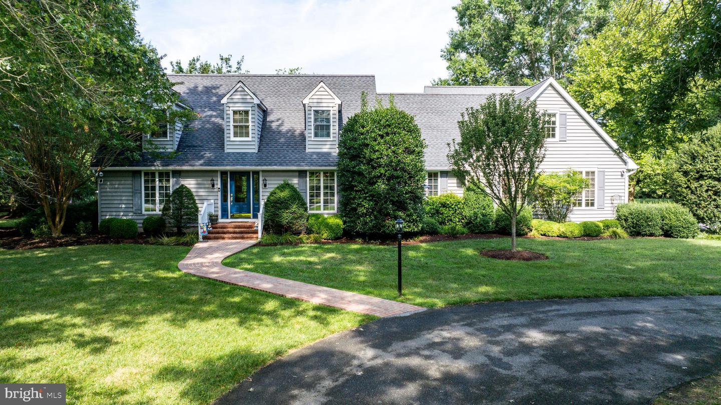 7768 Woodland Cir