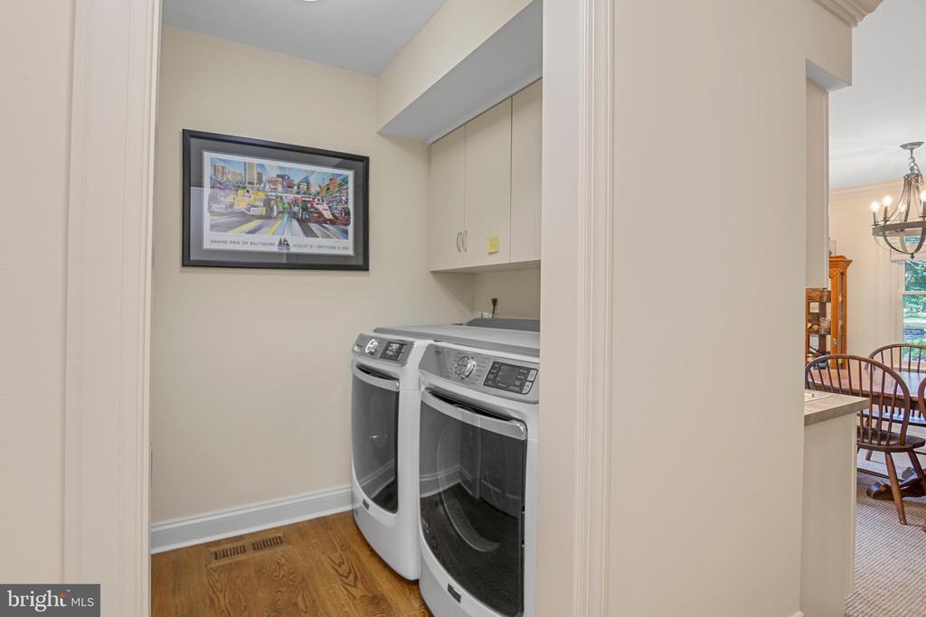 7768 Woodland Cir