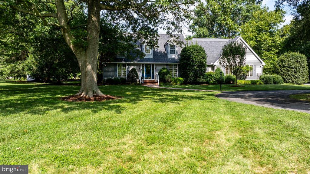 7768 Woodland Cir