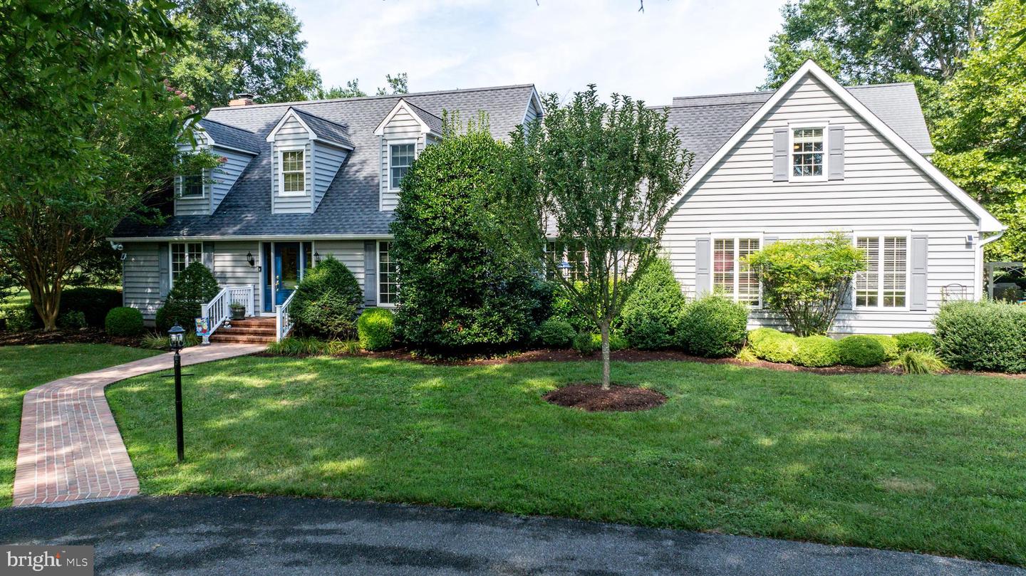 7768 Woodland Cir