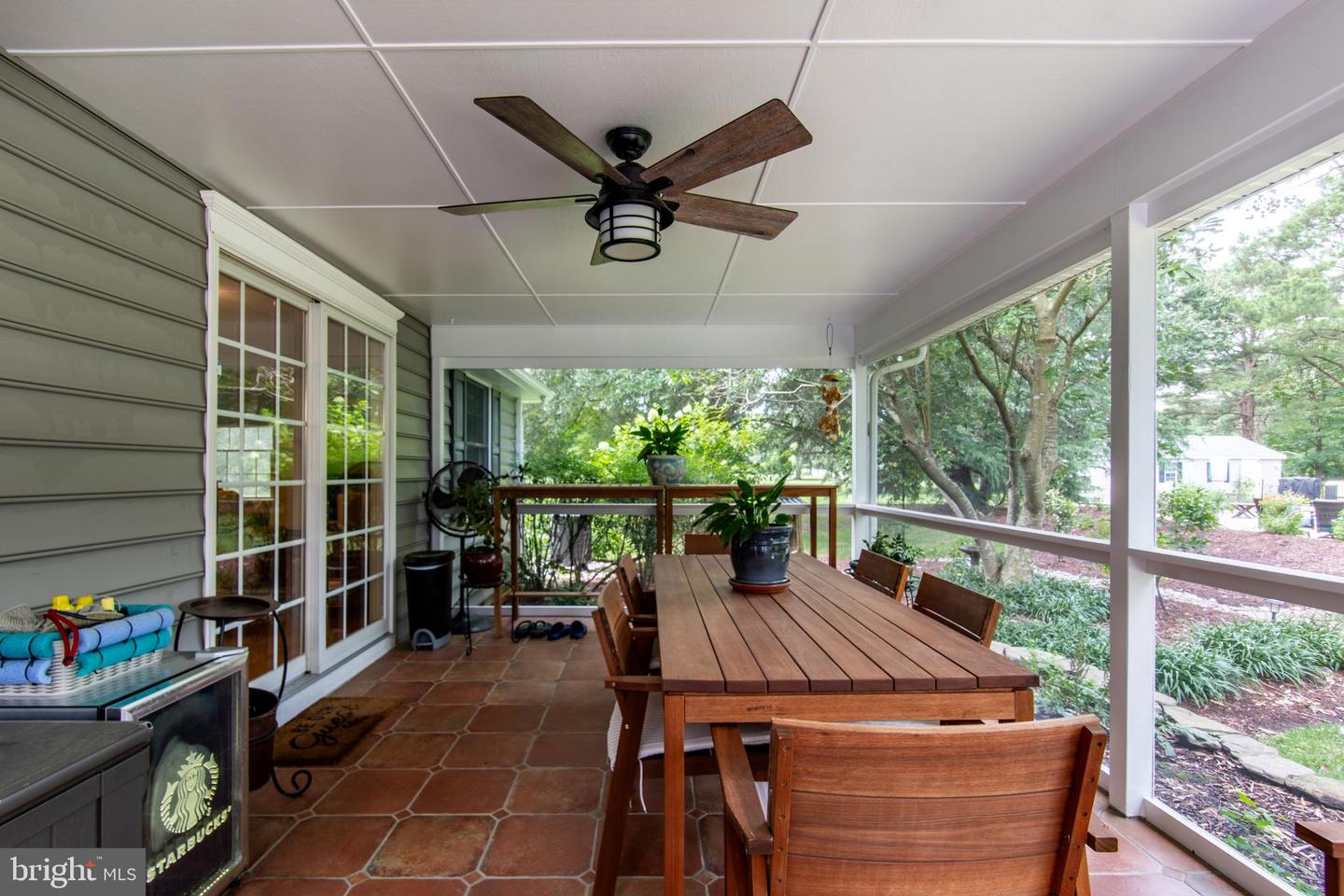 7768 Woodland Cir