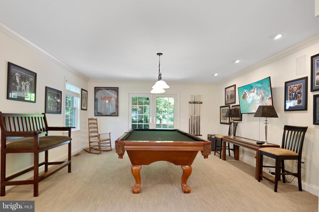 7768 Woodland Cir