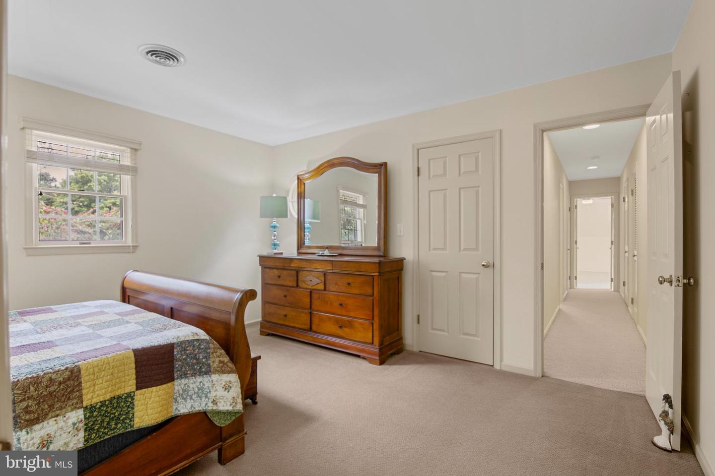 7768 Woodland Cir