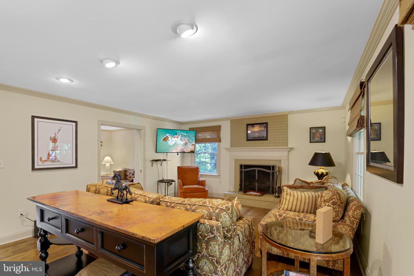 7768 Woodland Cir