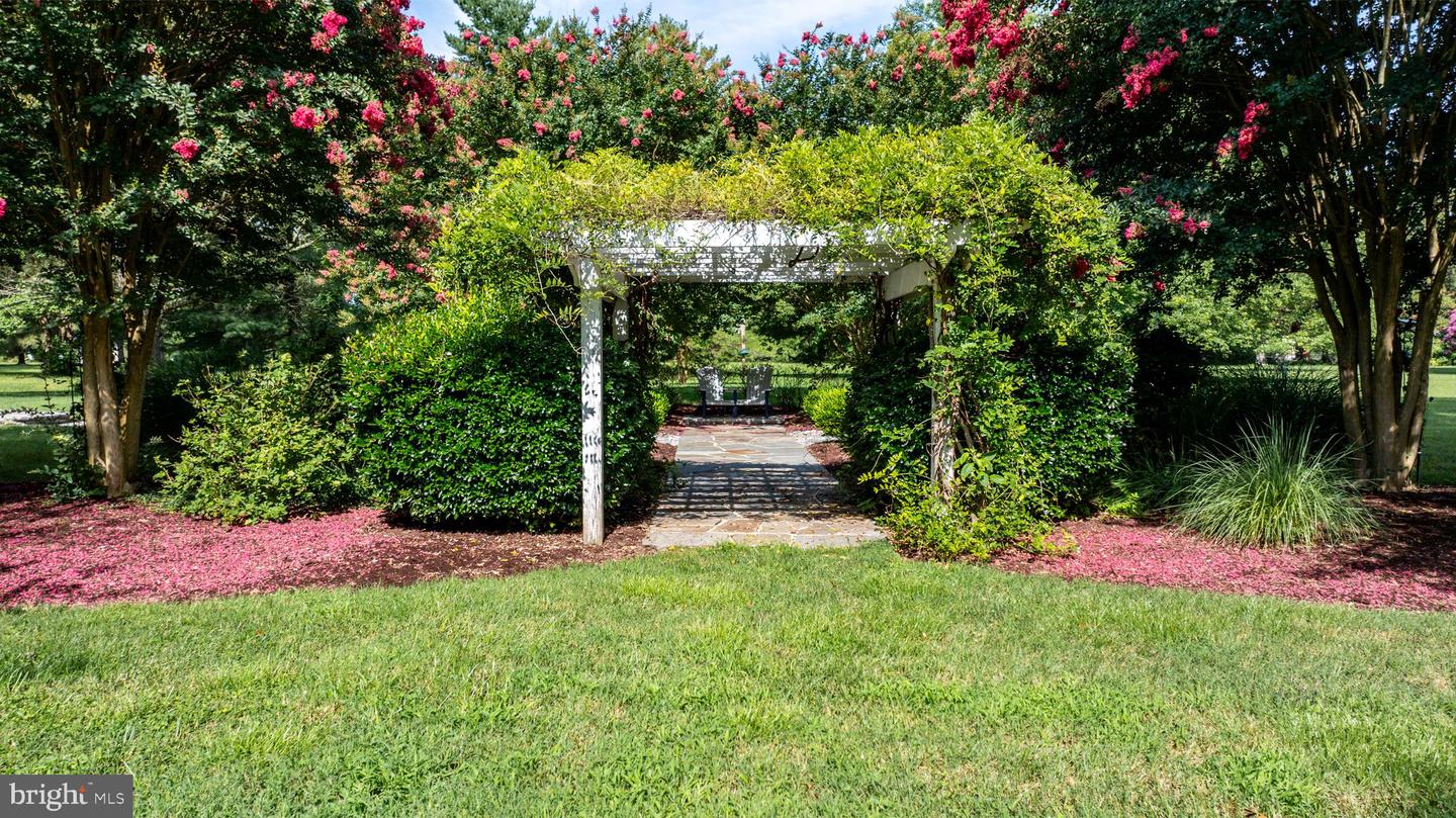 7768 Woodland Cir