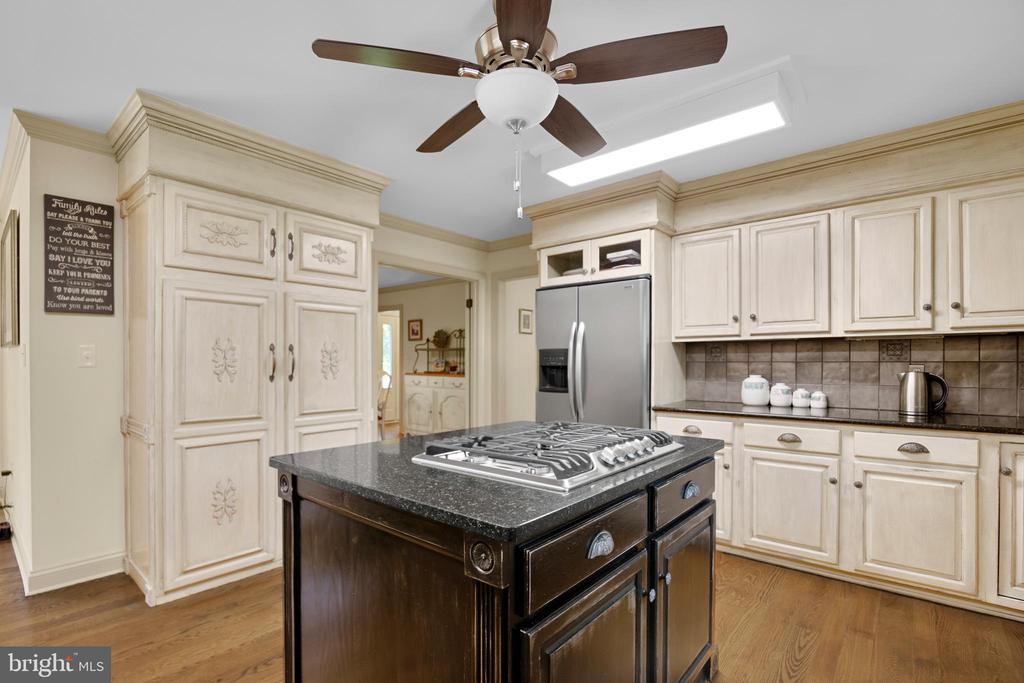 7768 Woodland Cir