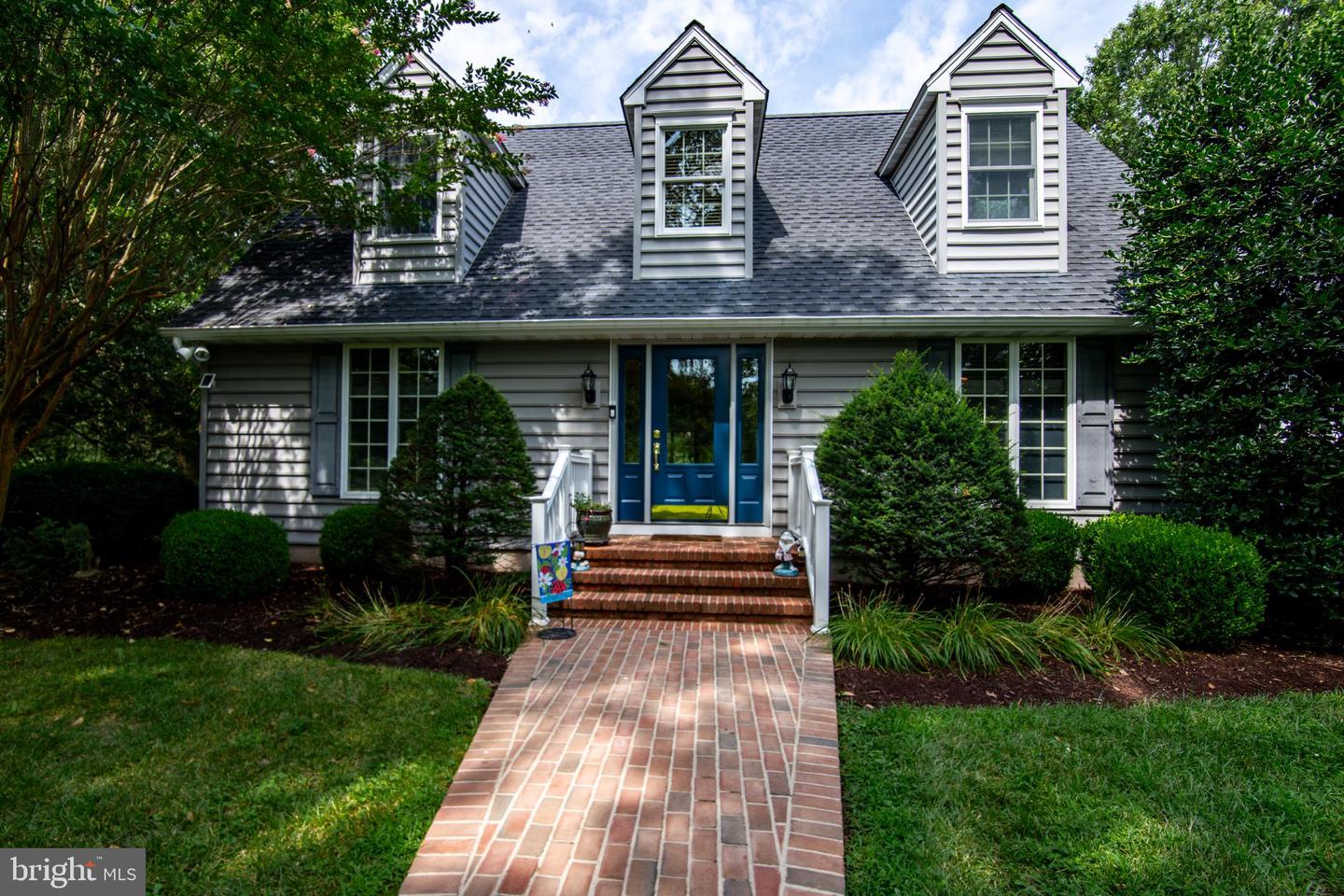 7768 Woodland Cir