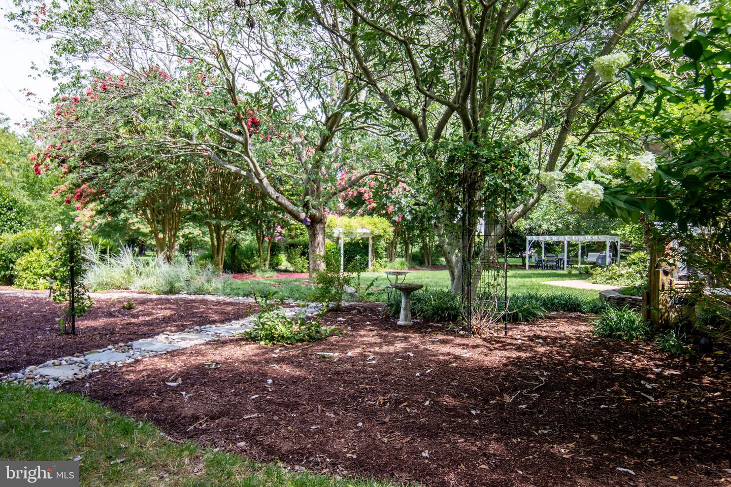 7768 Woodland Cir
