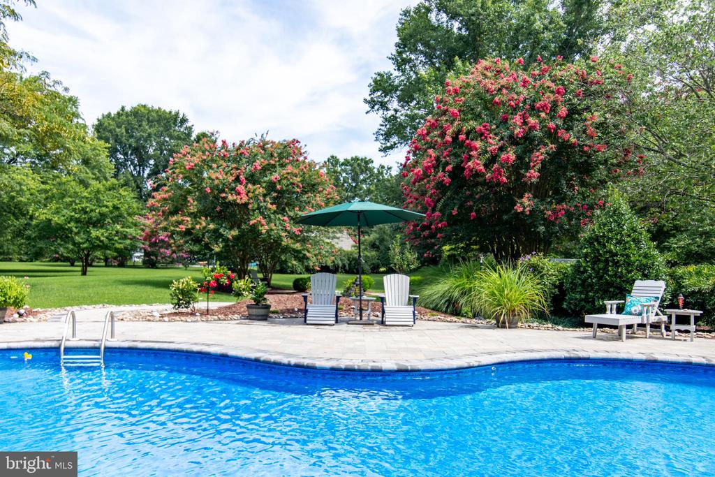 7768 Woodland Cir
