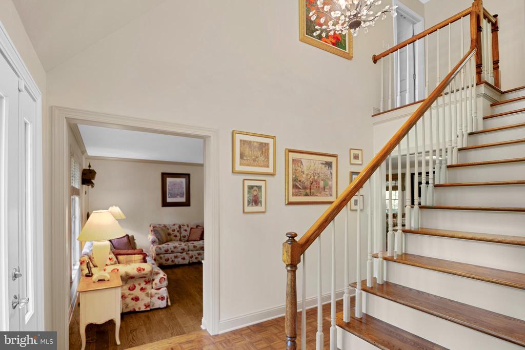 7768 Woodland Cir