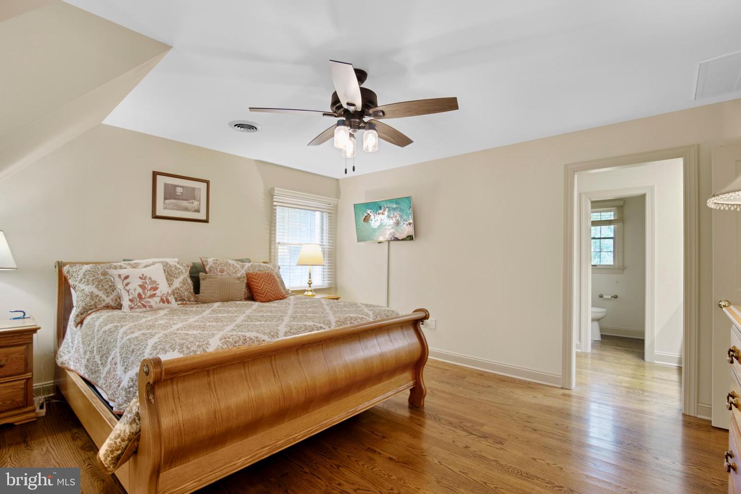 7768 Woodland Cir