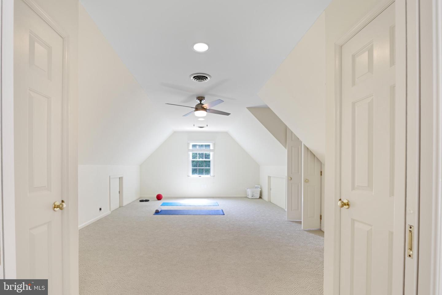 7768 Woodland Cir