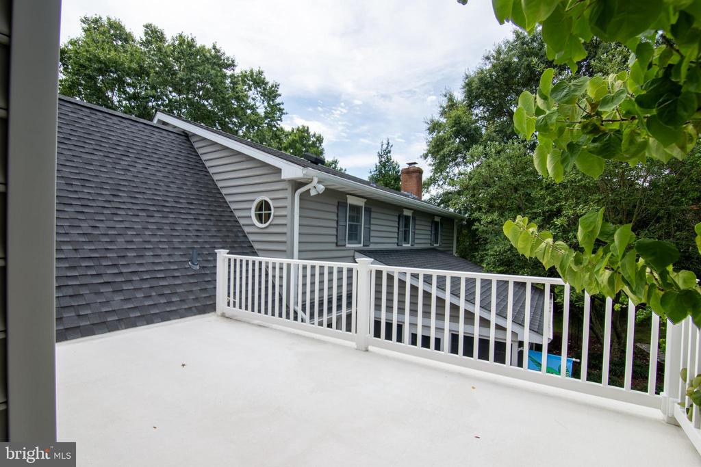 7768 Woodland Cir