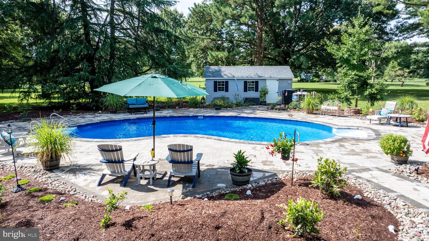7768 Woodland Cir