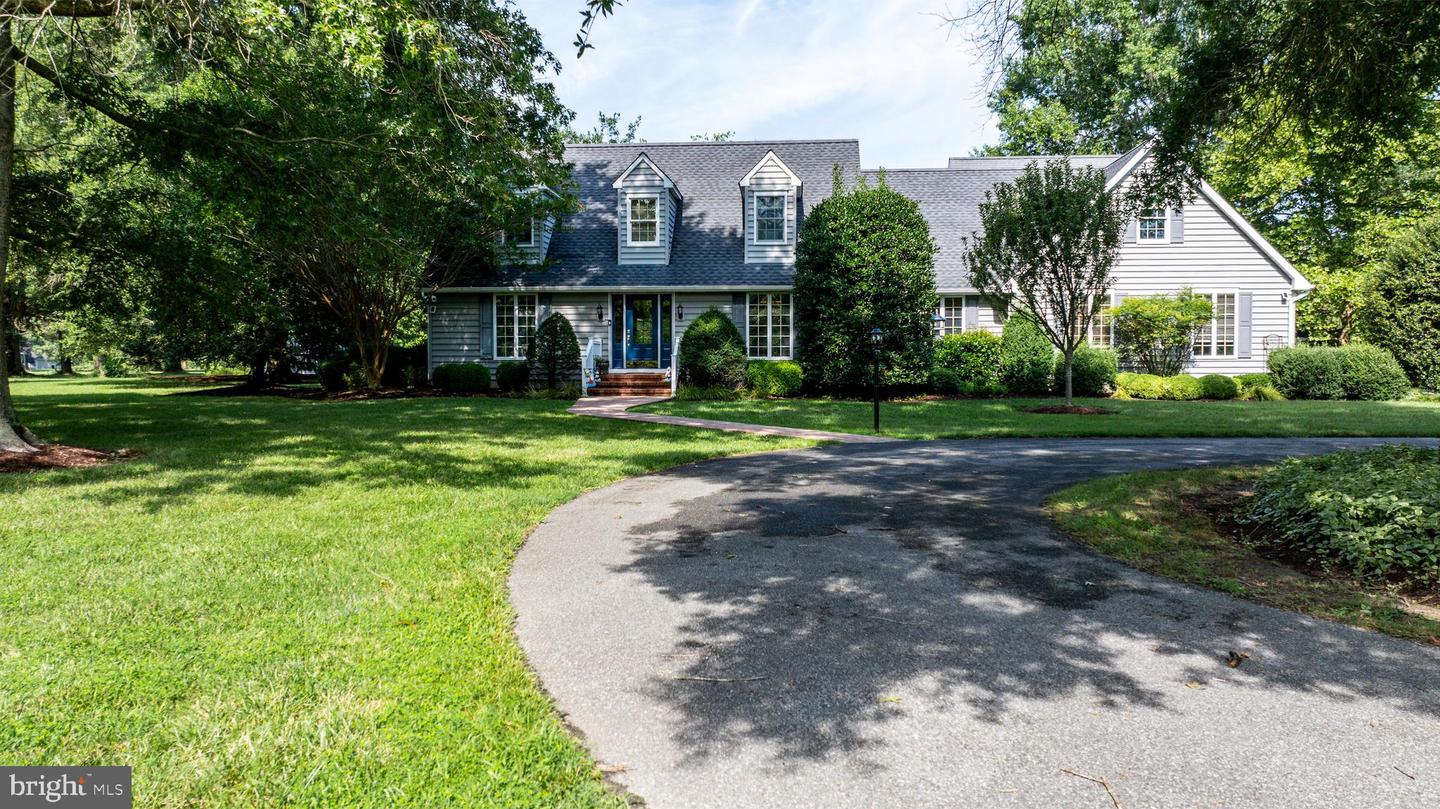 7768 Woodland Cir
