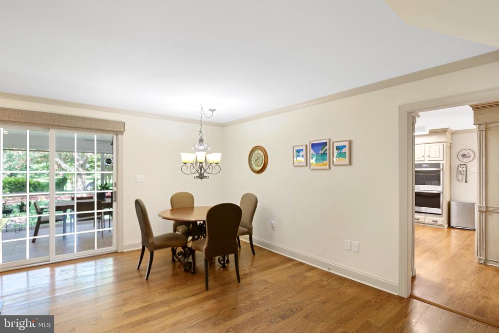 7768 Woodland Cir