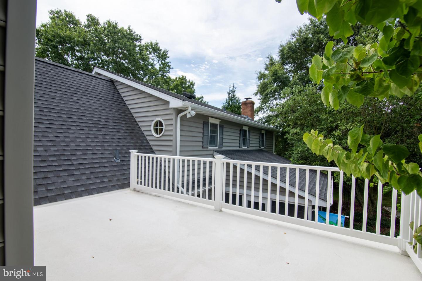7768 Woodland Cir
