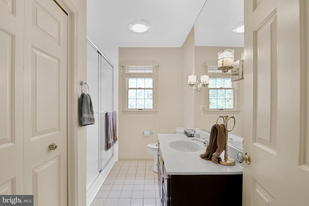 7768 Woodland Cir