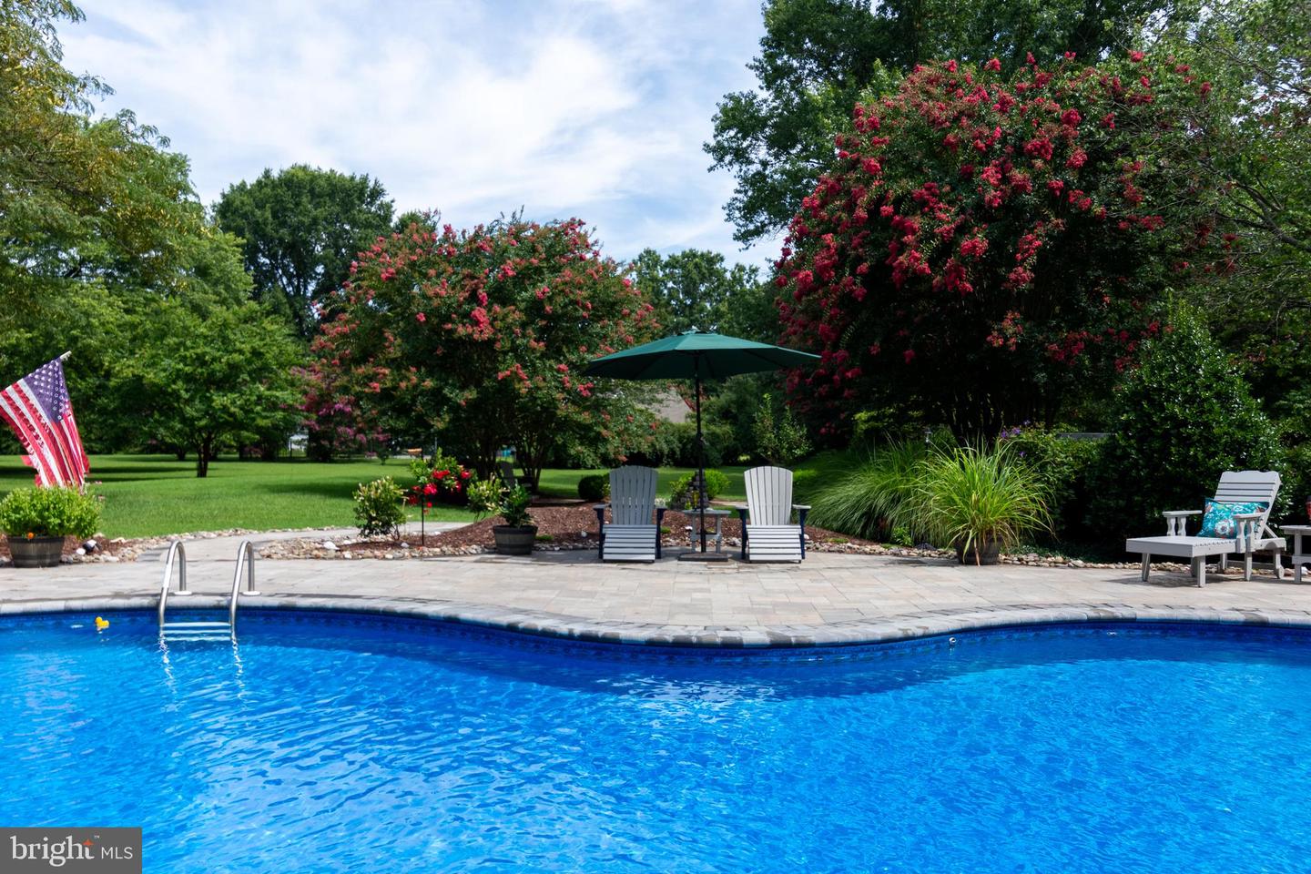 7768 Woodland Cir
