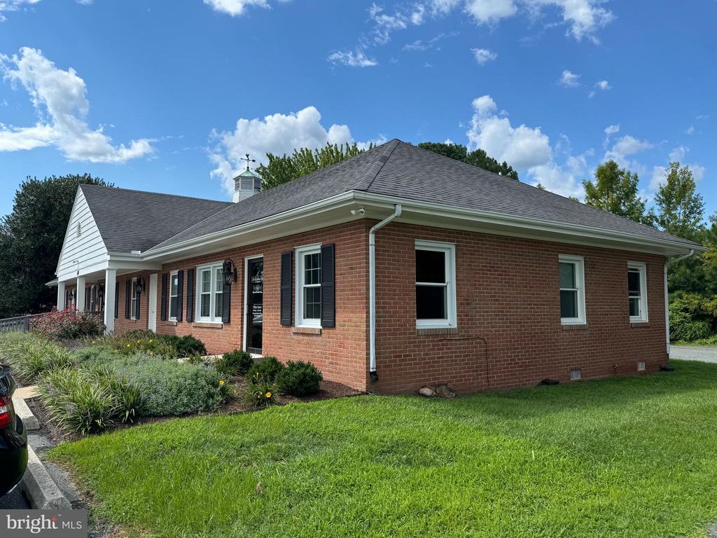 609-D Dutchmans Ln