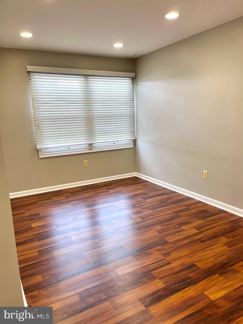 609-D Dutchmans Ln