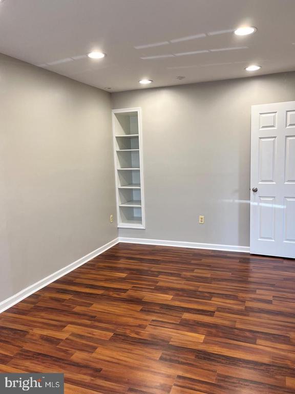 609-D Dutchmans Ln