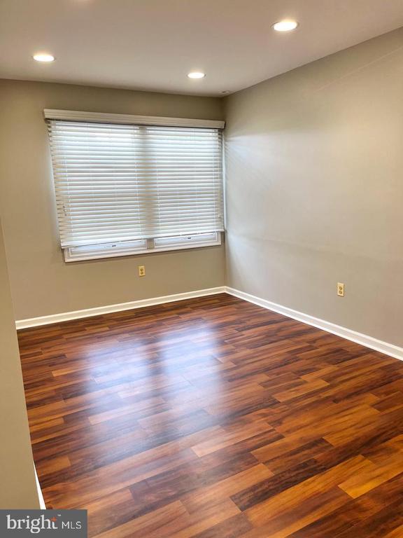 609-D Dutchmans Ln