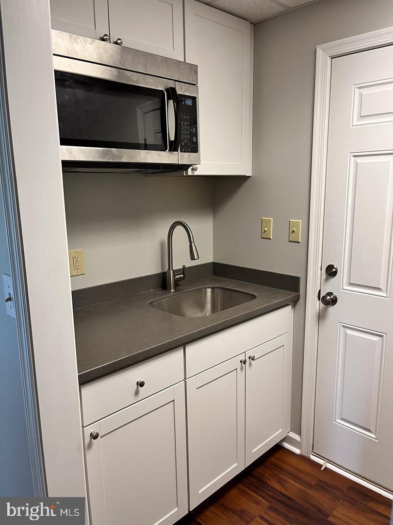 609-D Dutchmans Ln