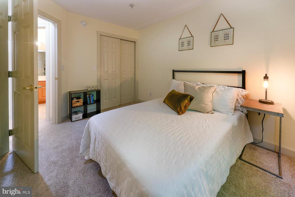 28465 Pinehurst Cir