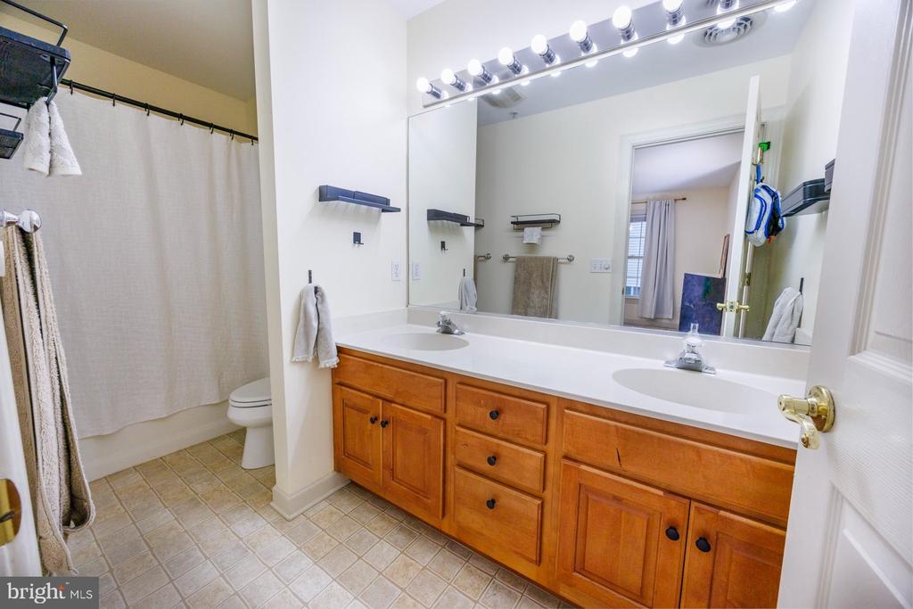28465 Pinehurst Cir